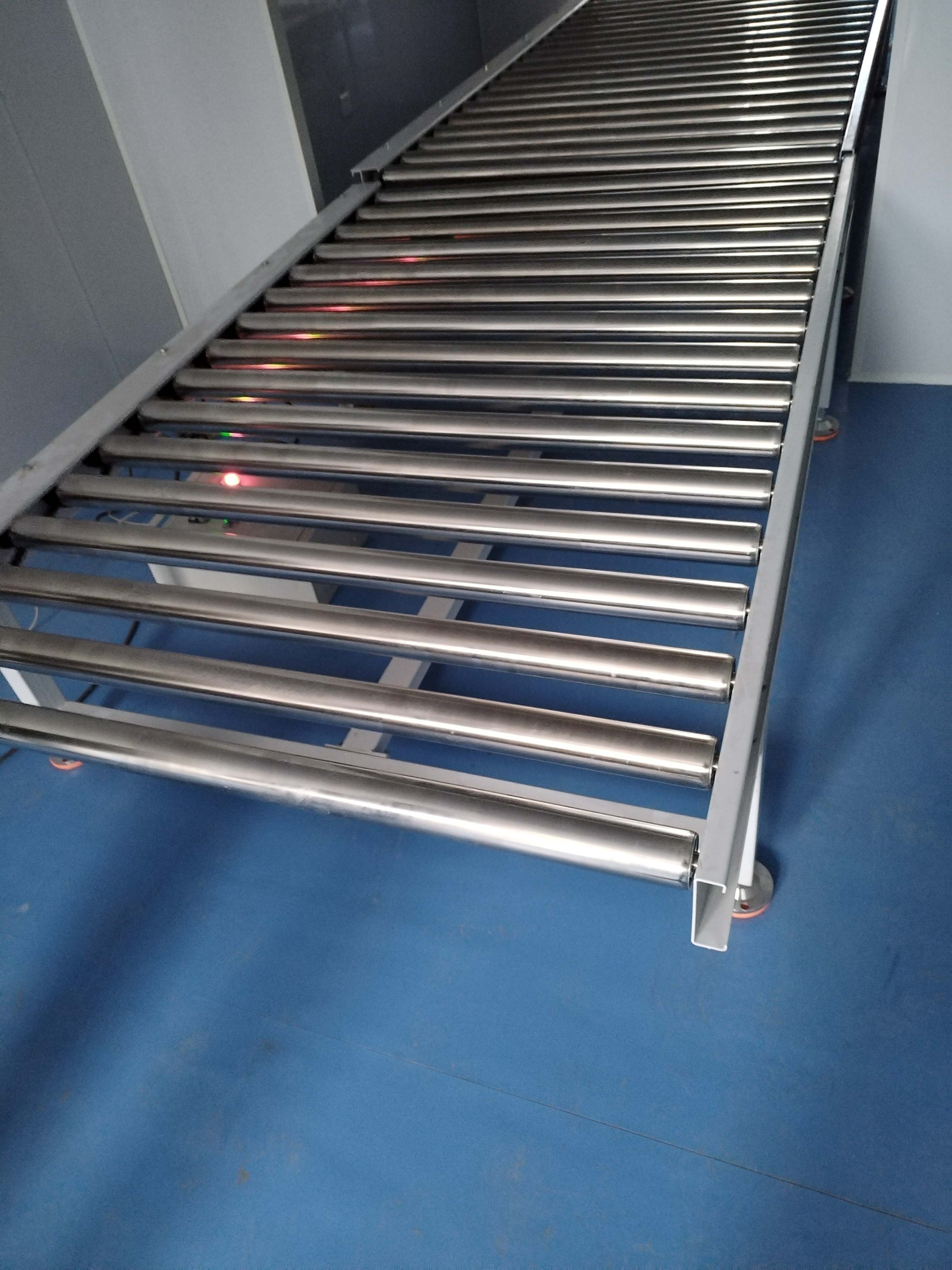 滾筒輸送機特點，青島樂途行工業設備有限公司